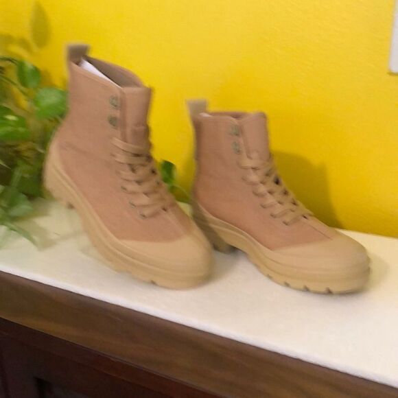 Everlane Scandi Girl Streetwear Light Khaki Canvas  Utility Boot size 7 - Picture 1 of 6